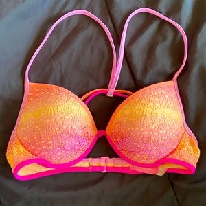 Victoria’s Secret bikini 👙